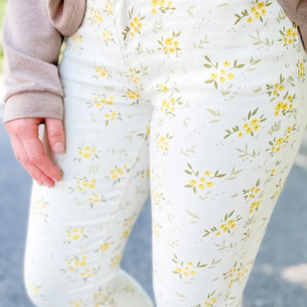 πSale Judy Blue sunshine floral khaki denim summertime summer ππ» Easter - Picture 3 of 8
